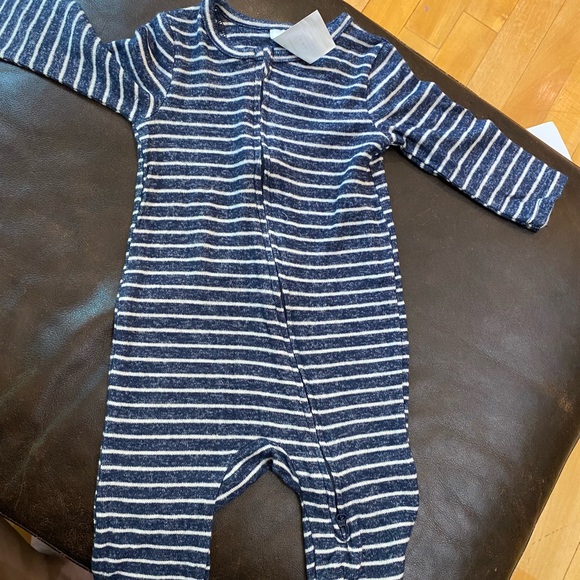 Set of 3 soft baby footies new with tags - Picture 5 of 6